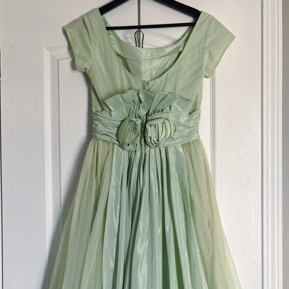Classic Pistachio Absinthe Mint Green 1950s Vintage Formal Gown